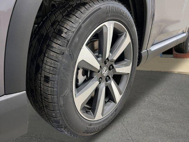 new 2025 Honda Pilot car, priced at $51,050