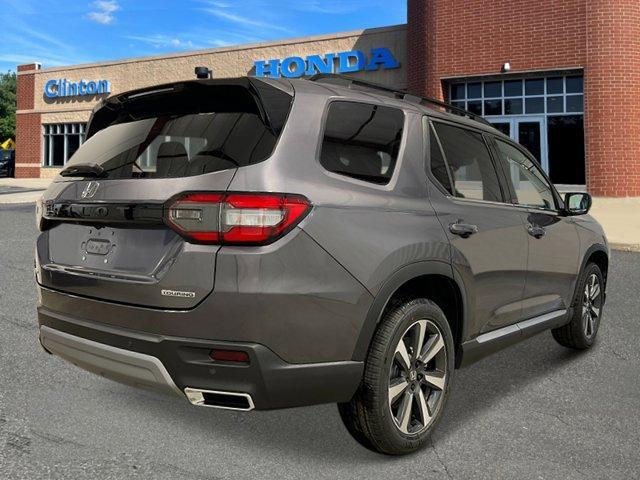 new 2025 Honda Pilot car, priced at $51,050