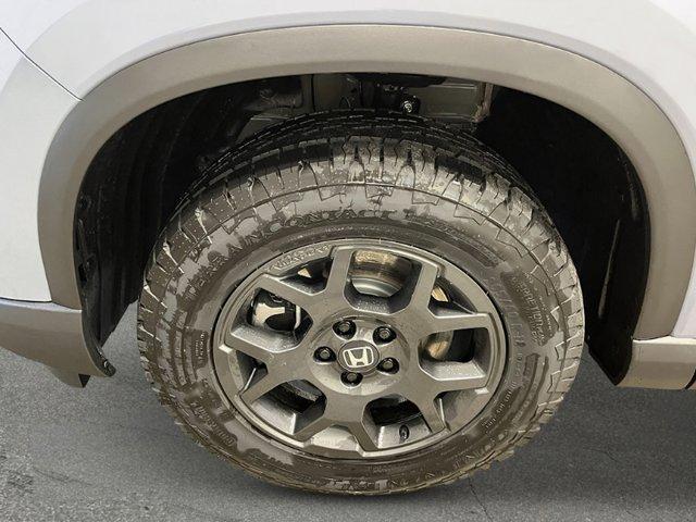 new 2025 Honda Pilot car, priced at $51,350