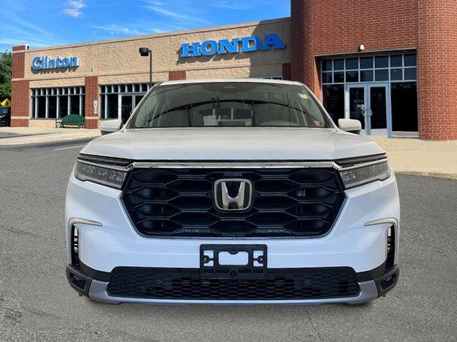 new 2025 Honda Pilot car, priced at $47,550