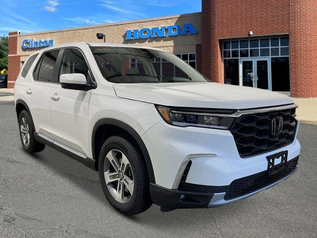new 2025 Honda Pilot car, priced at $47,550