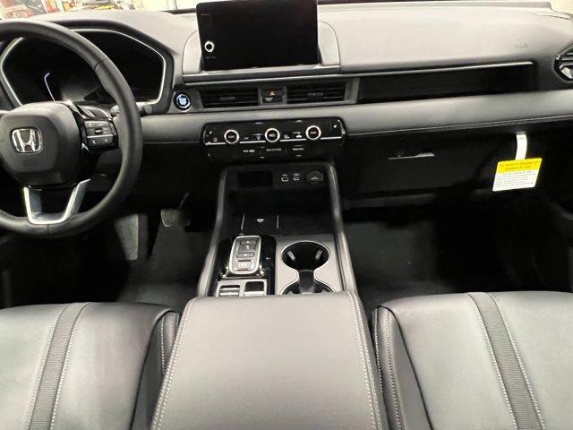 new 2025 Honda Pilot car, priced at $47,550