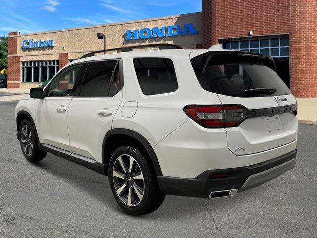 new 2025 Honda Pilot car, priced at $54,985