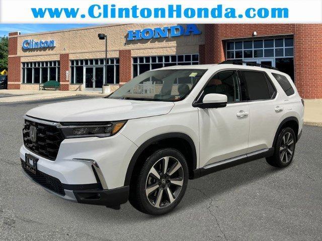 new 2025 Honda Pilot car, priced at $54,985