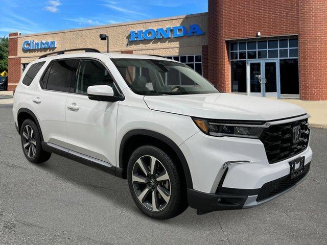 new 2025 Honda Pilot car, priced at $54,985