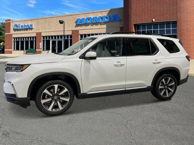new 2025 Honda Pilot car, priced at $54,985