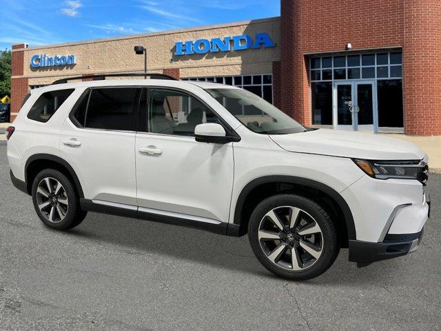 new 2025 Honda Pilot car, priced at $54,985