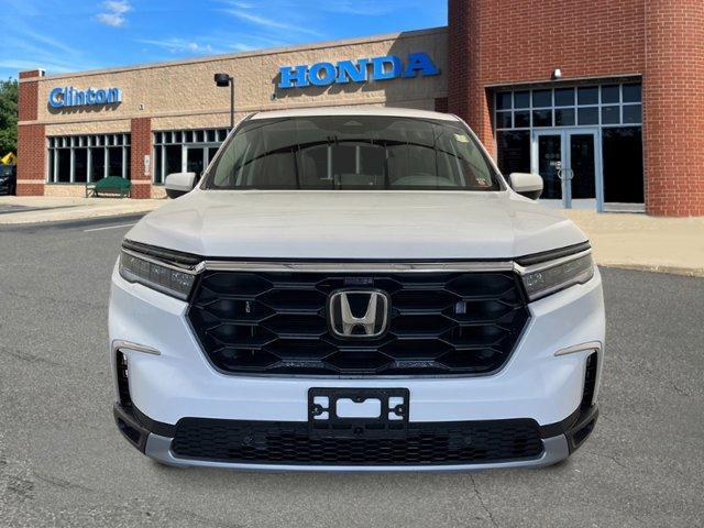 new 2025 Honda Pilot car, priced at $48,930