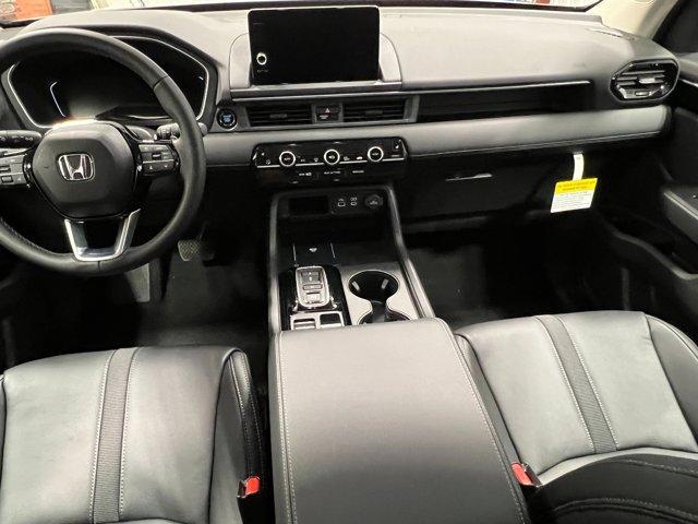 new 2025 Honda Pilot car, priced at $47,550