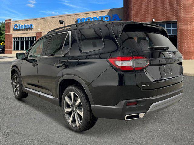 new 2025 Honda Pilot car, priced at $50,695