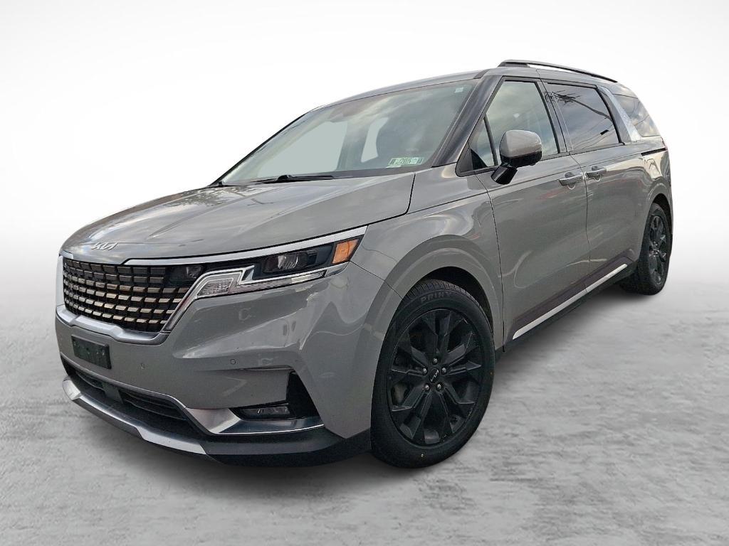used 2022 Kia Carnival car