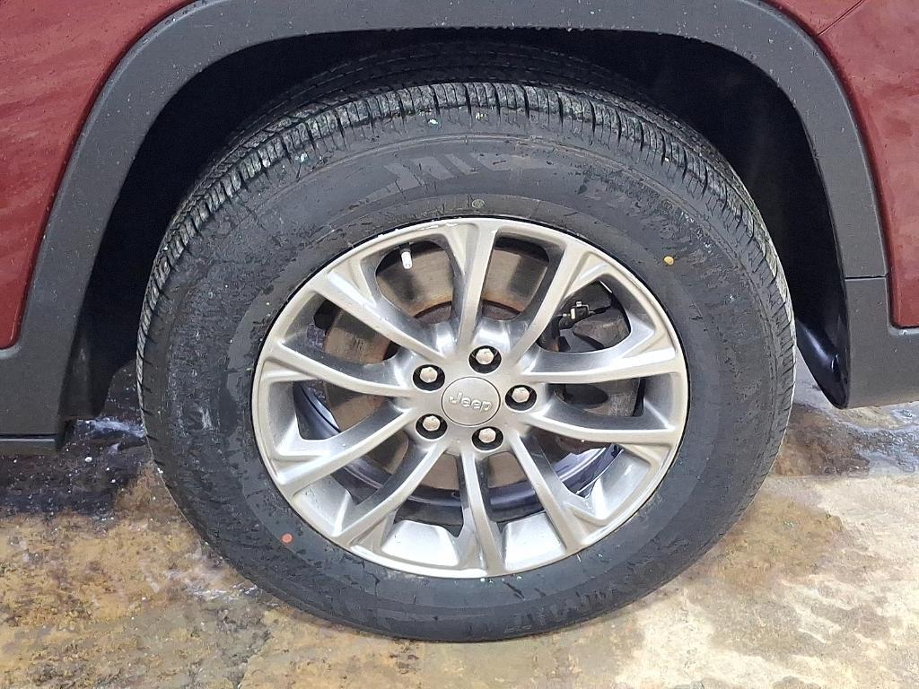 used 2020 Jeep Cherokee car, priced at $19,490