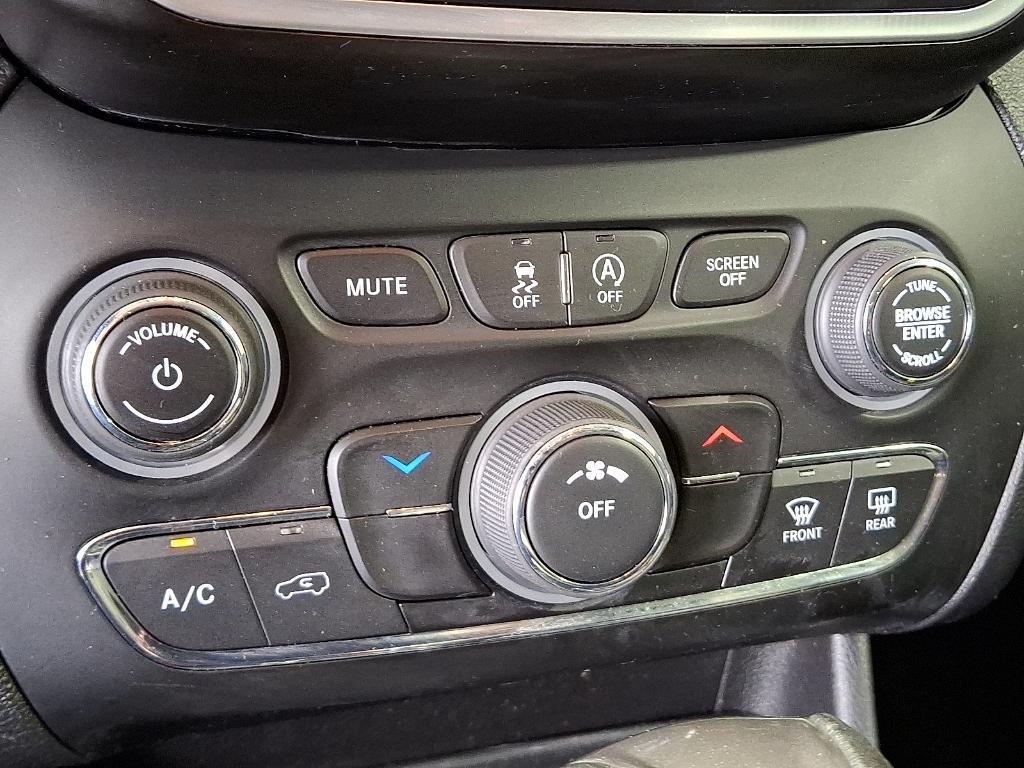 used 2020 Jeep Cherokee car, priced at $19,490