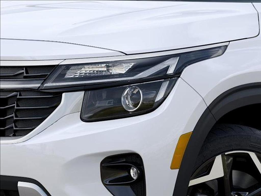 new 2026 Kia Seltos car, priced at $28,118