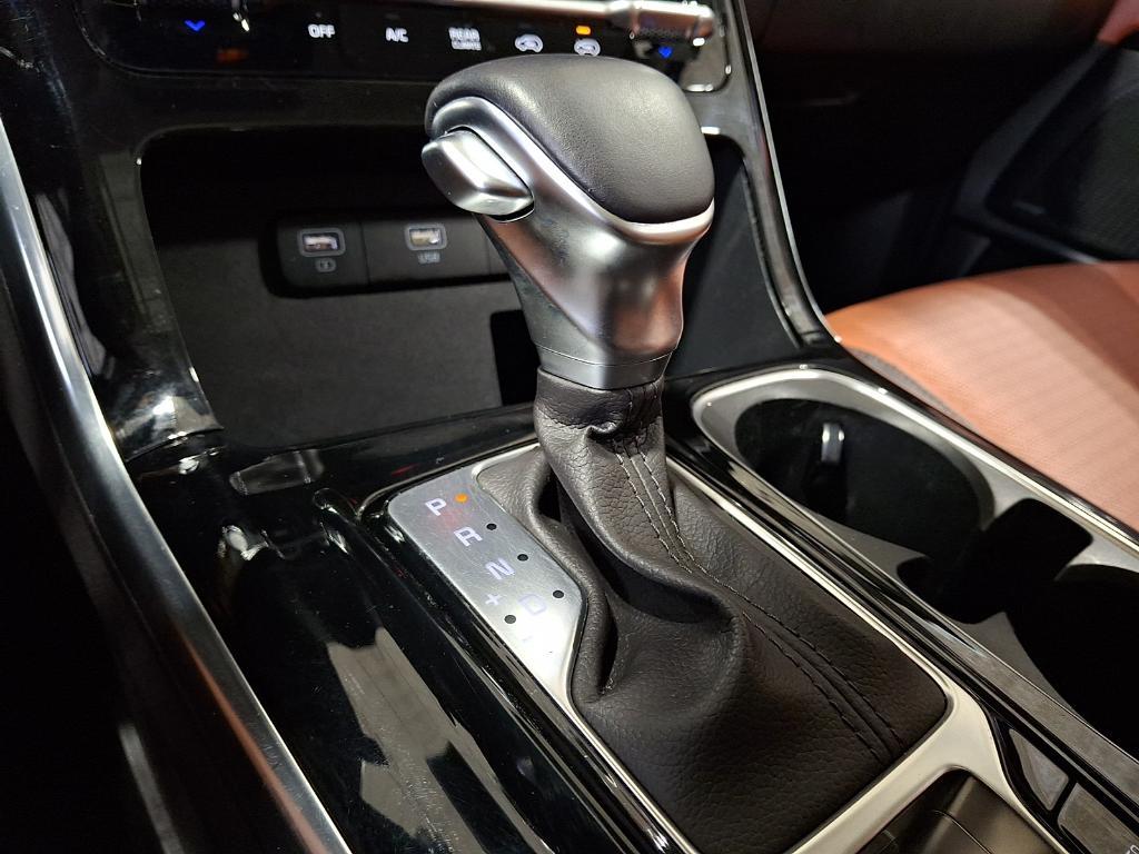 used 2023 Kia Carnival car, priced at $38,990