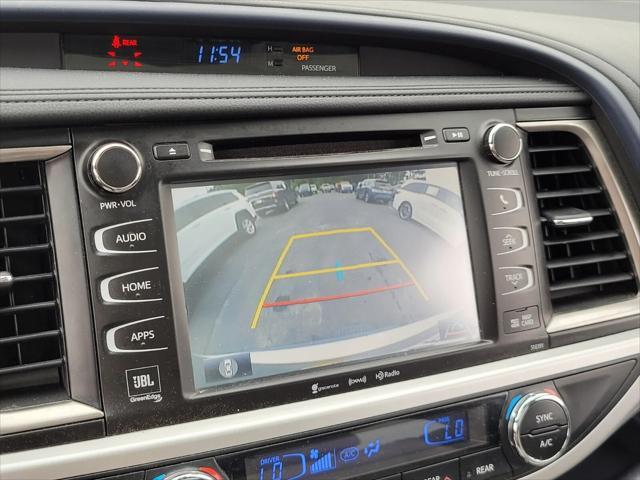 used 2019 Toyota Highlander car, priced at $29,988