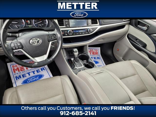 used 2019 Toyota Highlander car, priced at $30,787
