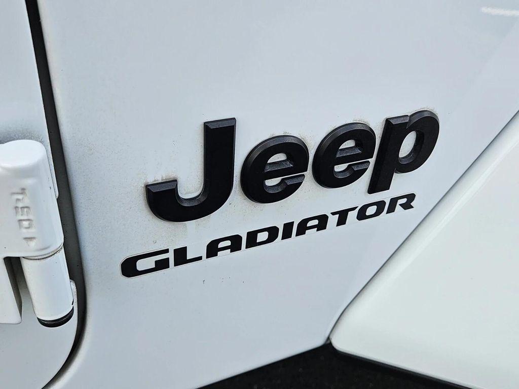 used 2022 Jeep Gladiator car, priced at $27,988