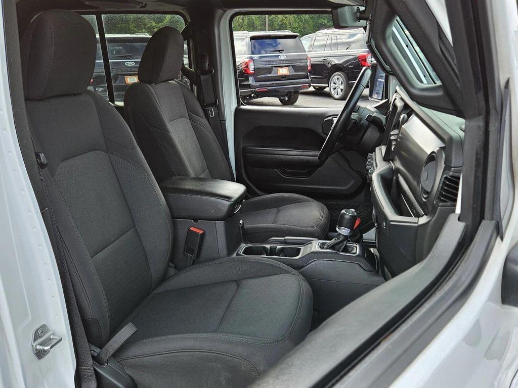 used 2022 Jeep Gladiator car, priced at $27,988