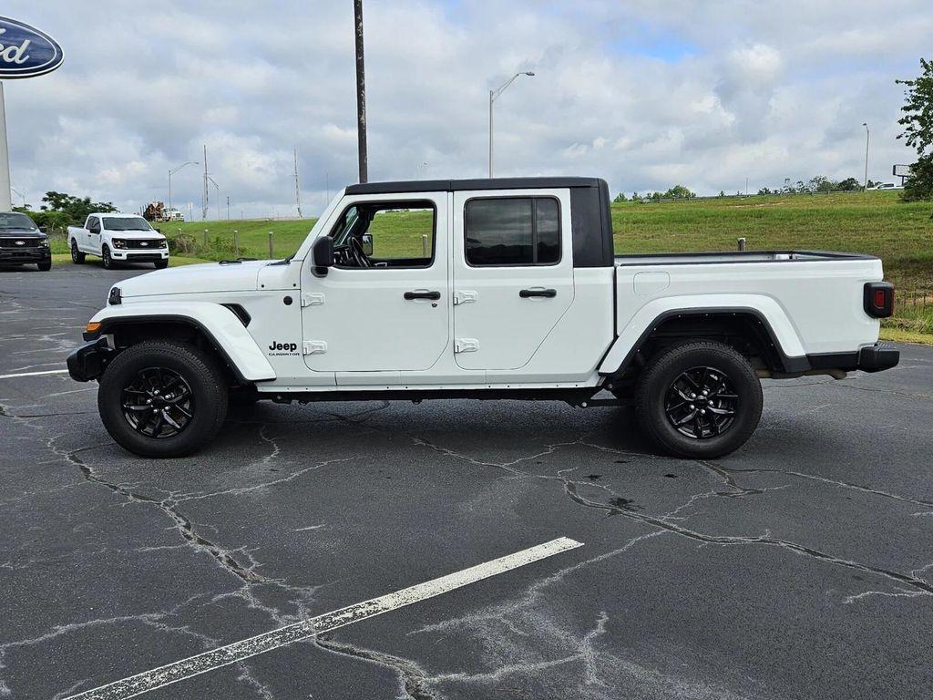 used 2022 Jeep Gladiator car, priced at $27,988