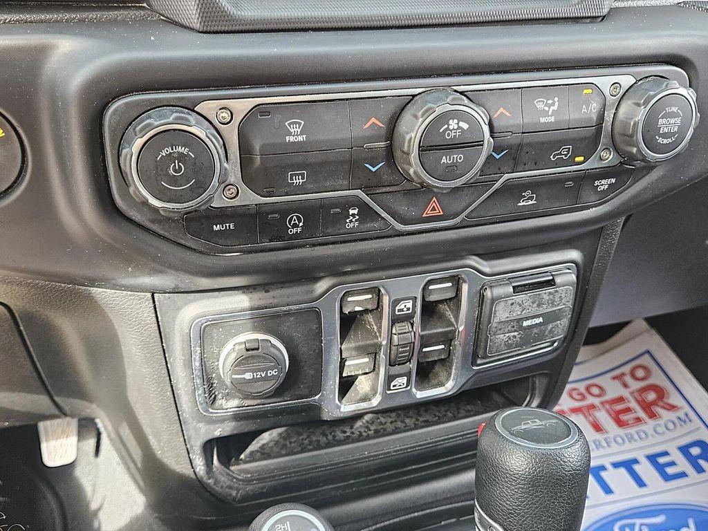 used 2022 Jeep Gladiator car, priced at $27,988