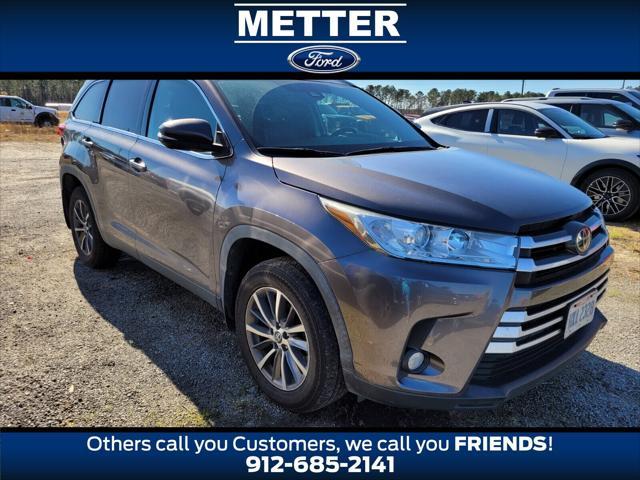 used 2019 Toyota Highlander car, priced at $26,794