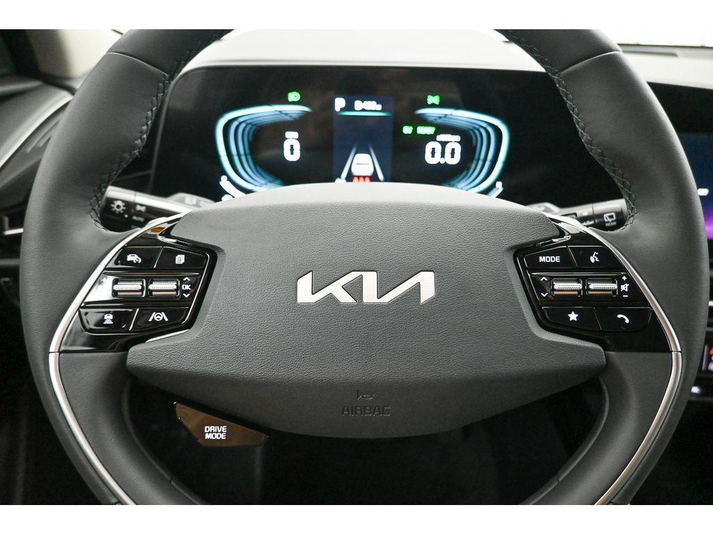 new 2025 Kia Niro Plug-In Hybrid car, priced at $35,885