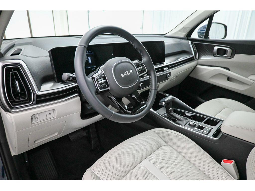 used 2025 Kia Sorento car, priced at $34,400