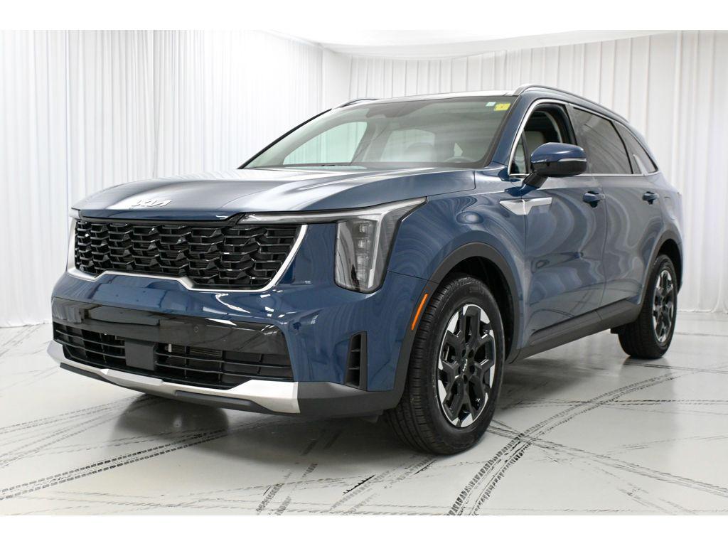 used 2025 Kia Sorento car, priced at $34,400