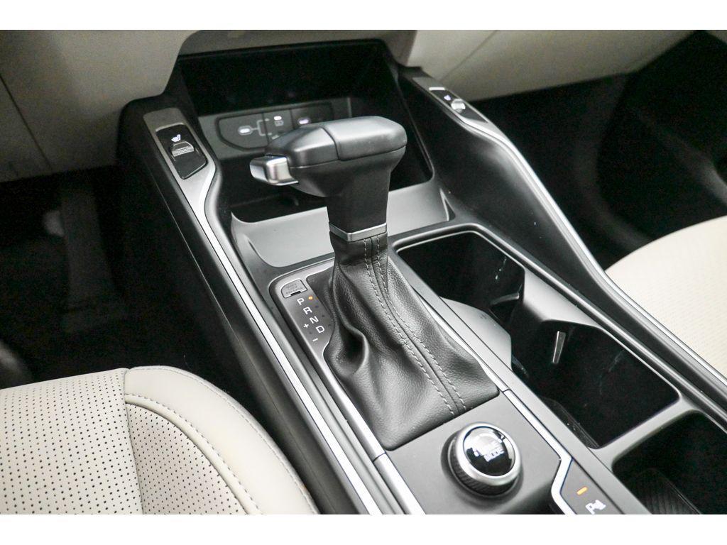 used 2025 Kia Sorento car, priced at $34,400