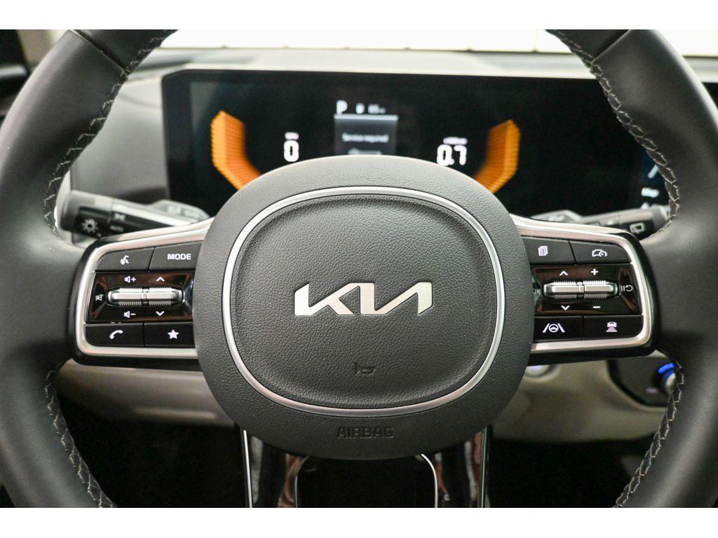 used 2025 Kia Sorento car, priced at $34,400
