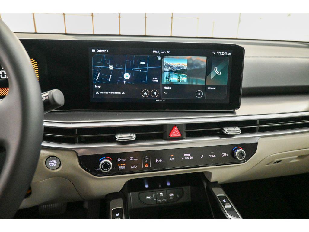 used 2025 Kia Sorento car, priced at $34,400
