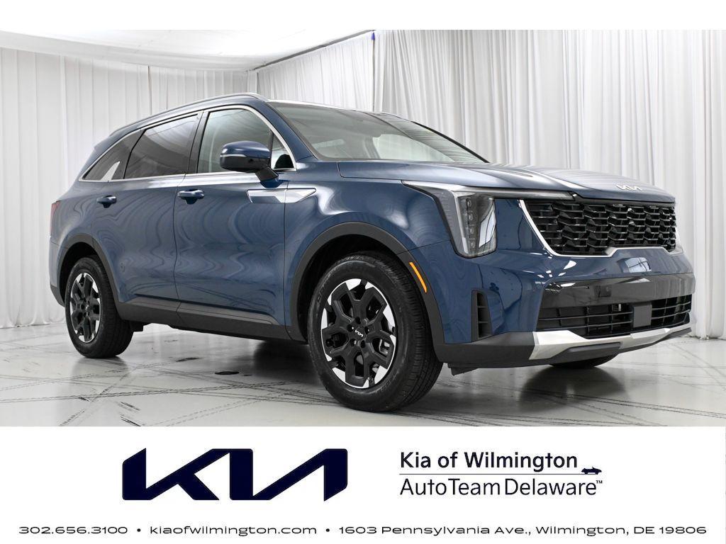 used 2025 Kia Sorento car, priced at $34,400