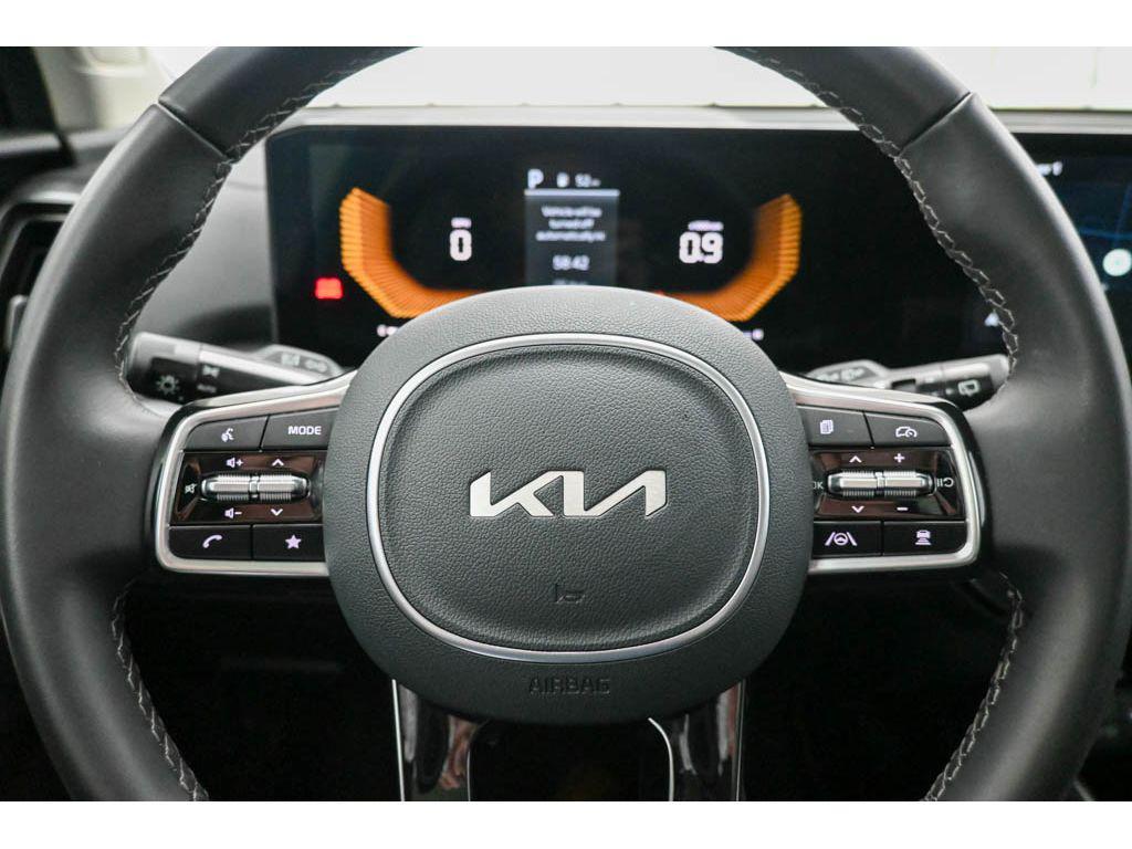 used 2025 Kia Sorento car, priced at $32,185