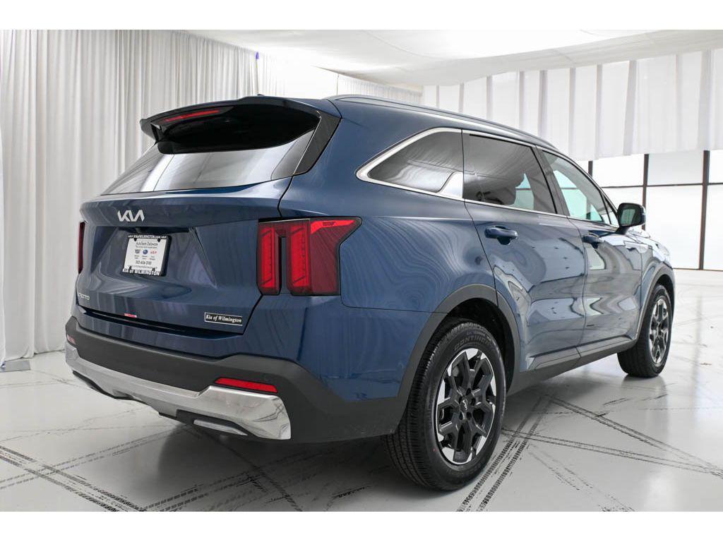 used 2025 Kia Sorento car, priced at $32,185