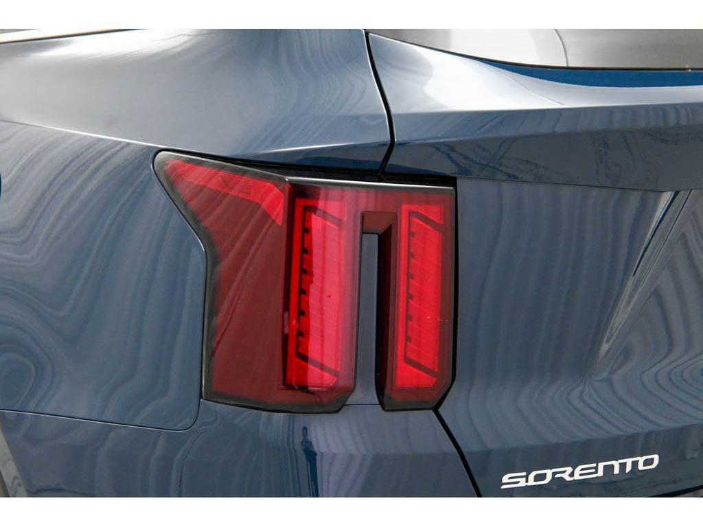 used 2025 Kia Sorento car, priced at $32,185