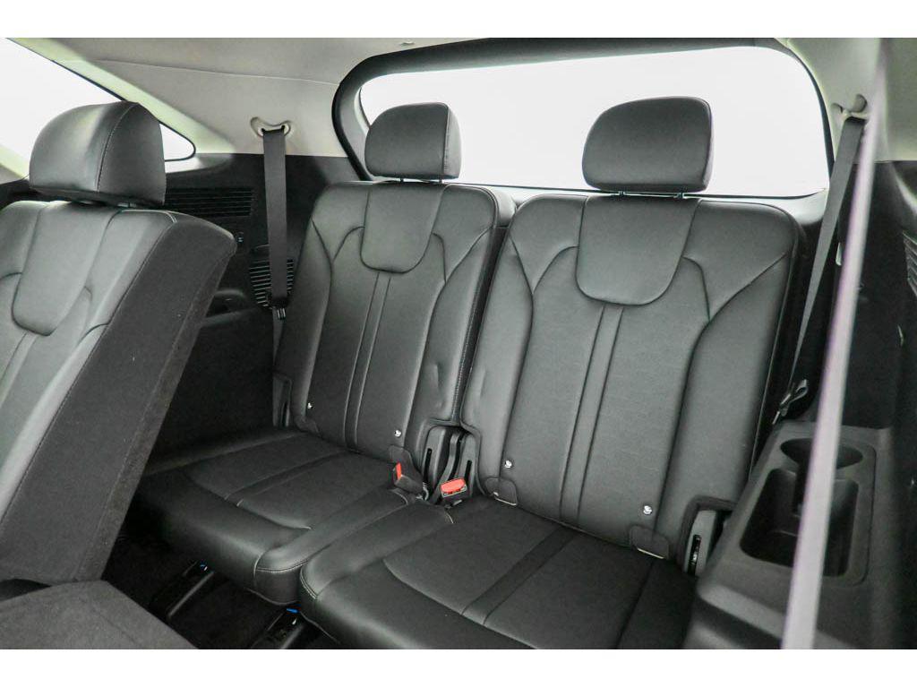 used 2025 Kia Sorento car, priced at $32,185