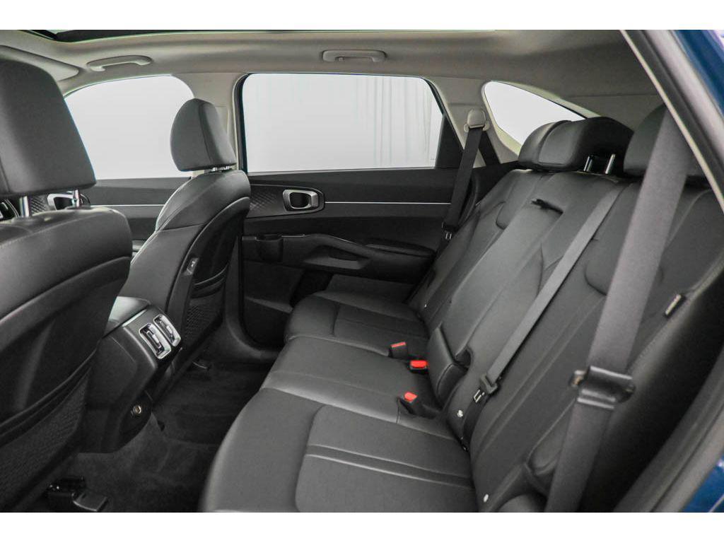 used 2025 Kia Sorento car, priced at $32,185