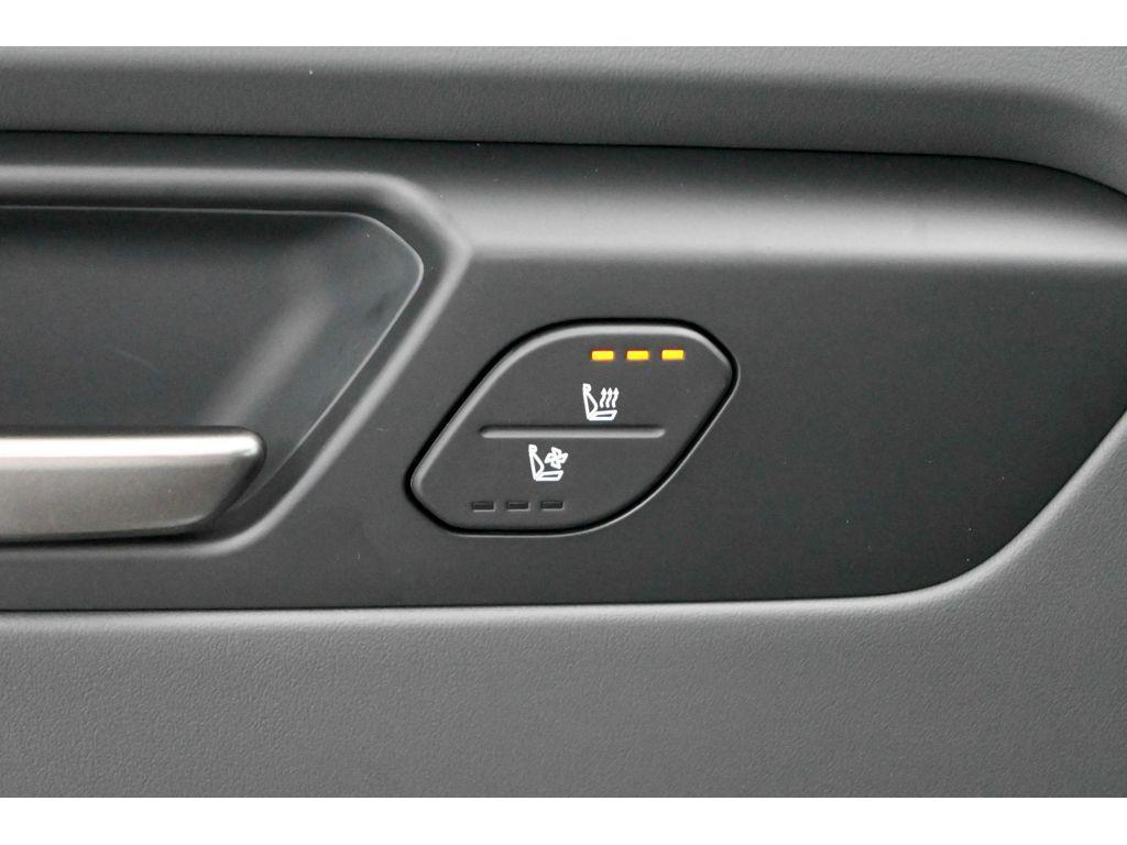 new 2026 Kia EV9 car, priced at $60,315