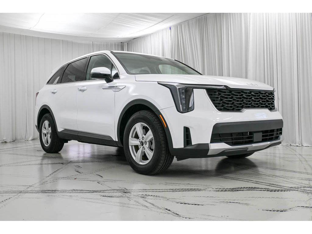 used 2025 Kia Sorento car, priced at $28,595