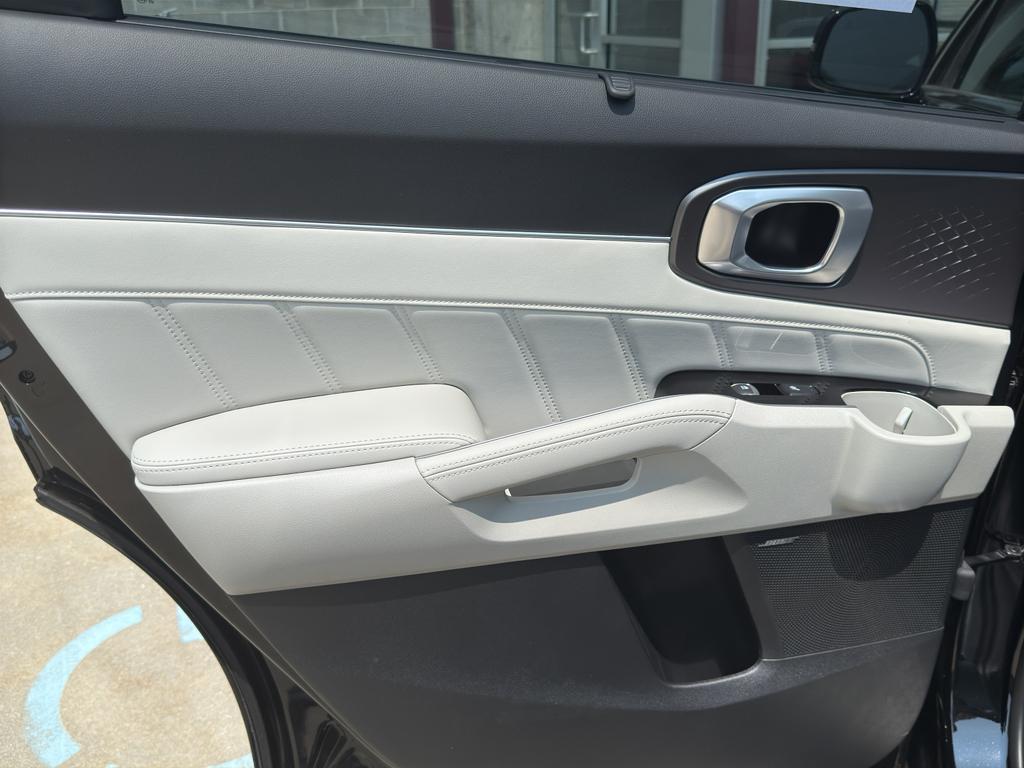 new 2025 Kia Sorento Hybrid car, priced at $47,560