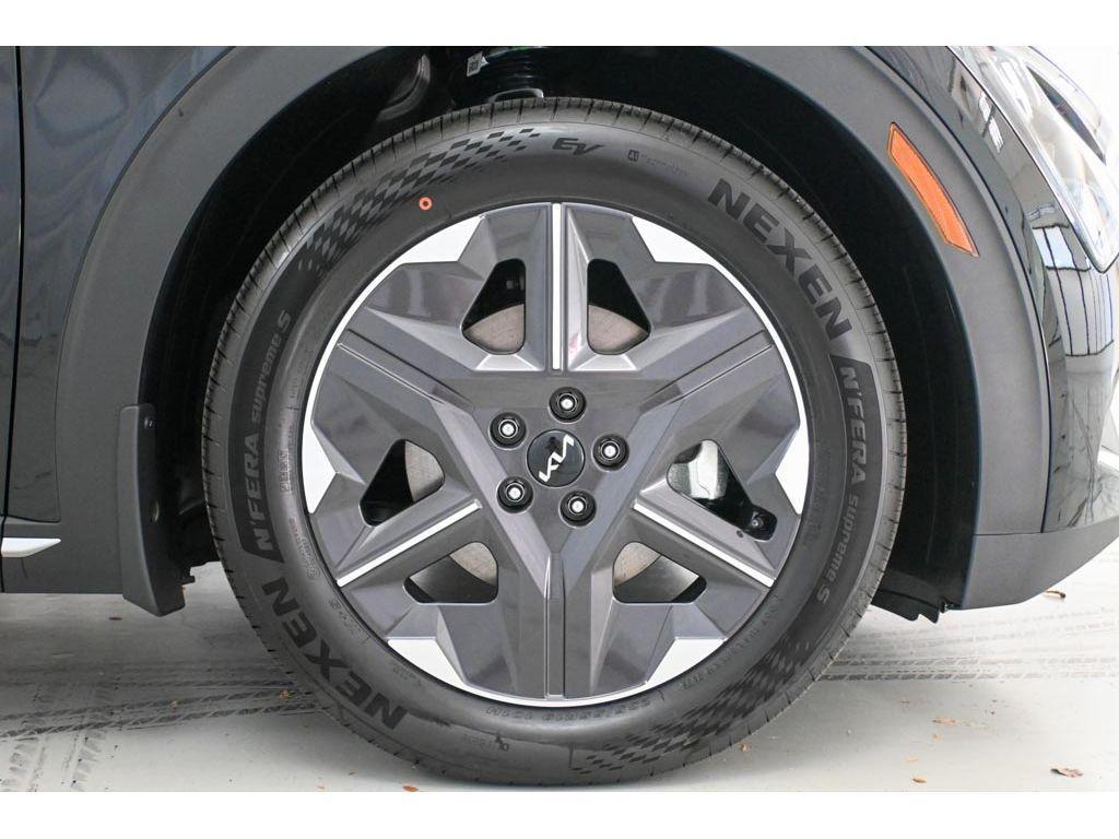 new 2025 Kia EV6 car, priced at $51,860