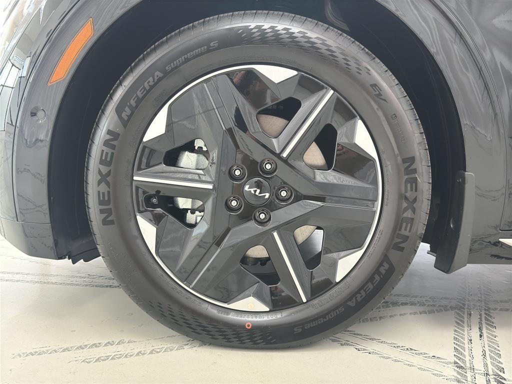 new 2025 Kia EV6 car, priced at $54,910