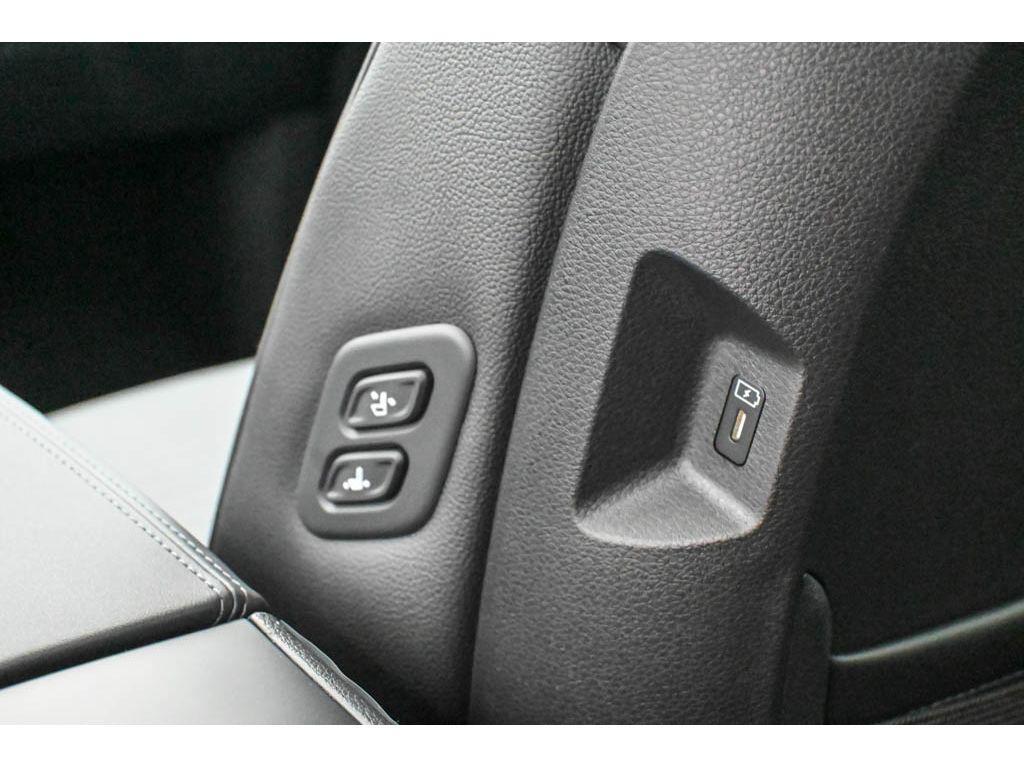 new 2026 Kia Carnival Hybrid car, priced at $55,395