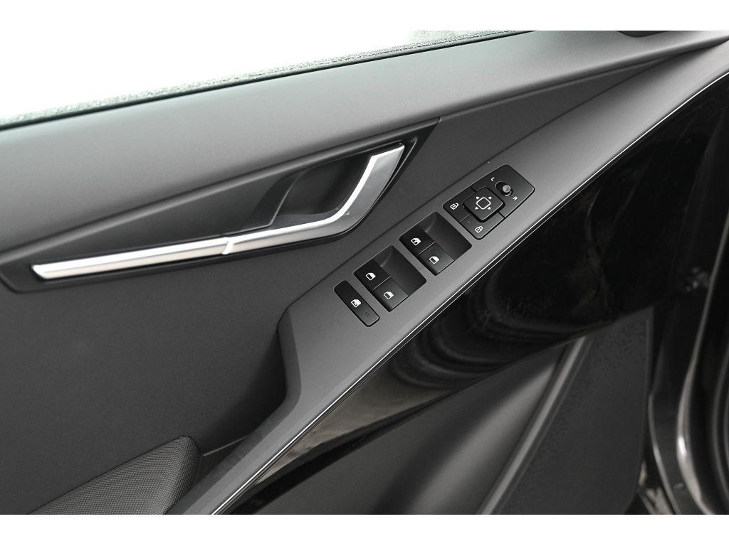 new 2025 Kia Niro Plug-In Hybrid car, priced at $35,740