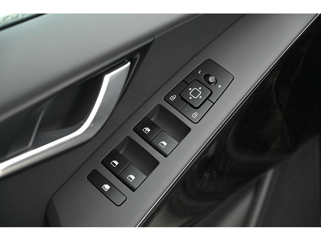 new 2025 Kia Niro Plug-In Hybrid car, priced at $35,740