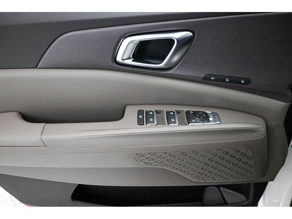 new 2026 Kia Carnival Hybrid car, priced at $44,760