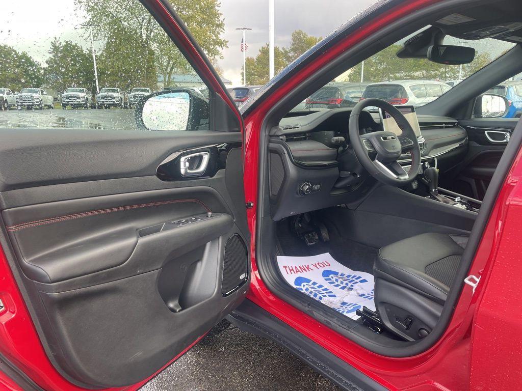 new 2026 Jeep Compass car, priced at $40,211