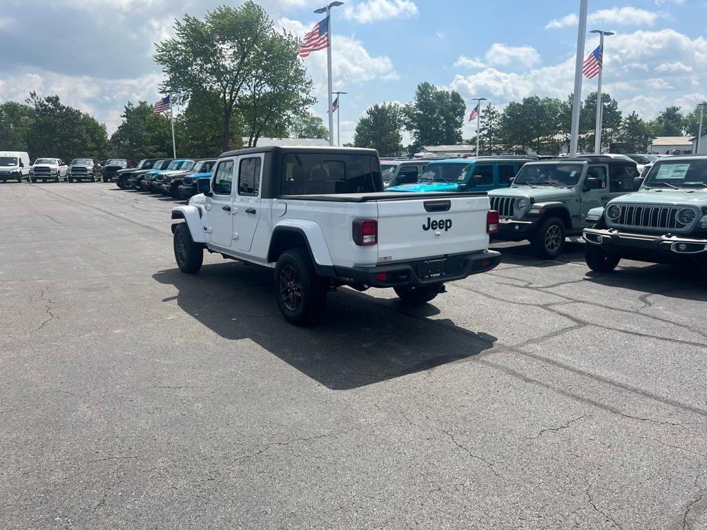 new 2024 Jeep Gladiator car, priced at $43,871