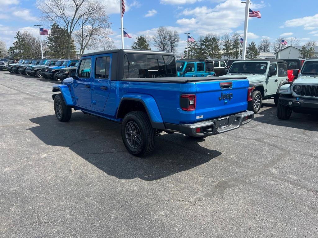 new 2024 Jeep Gladiator car, priced at $43,277